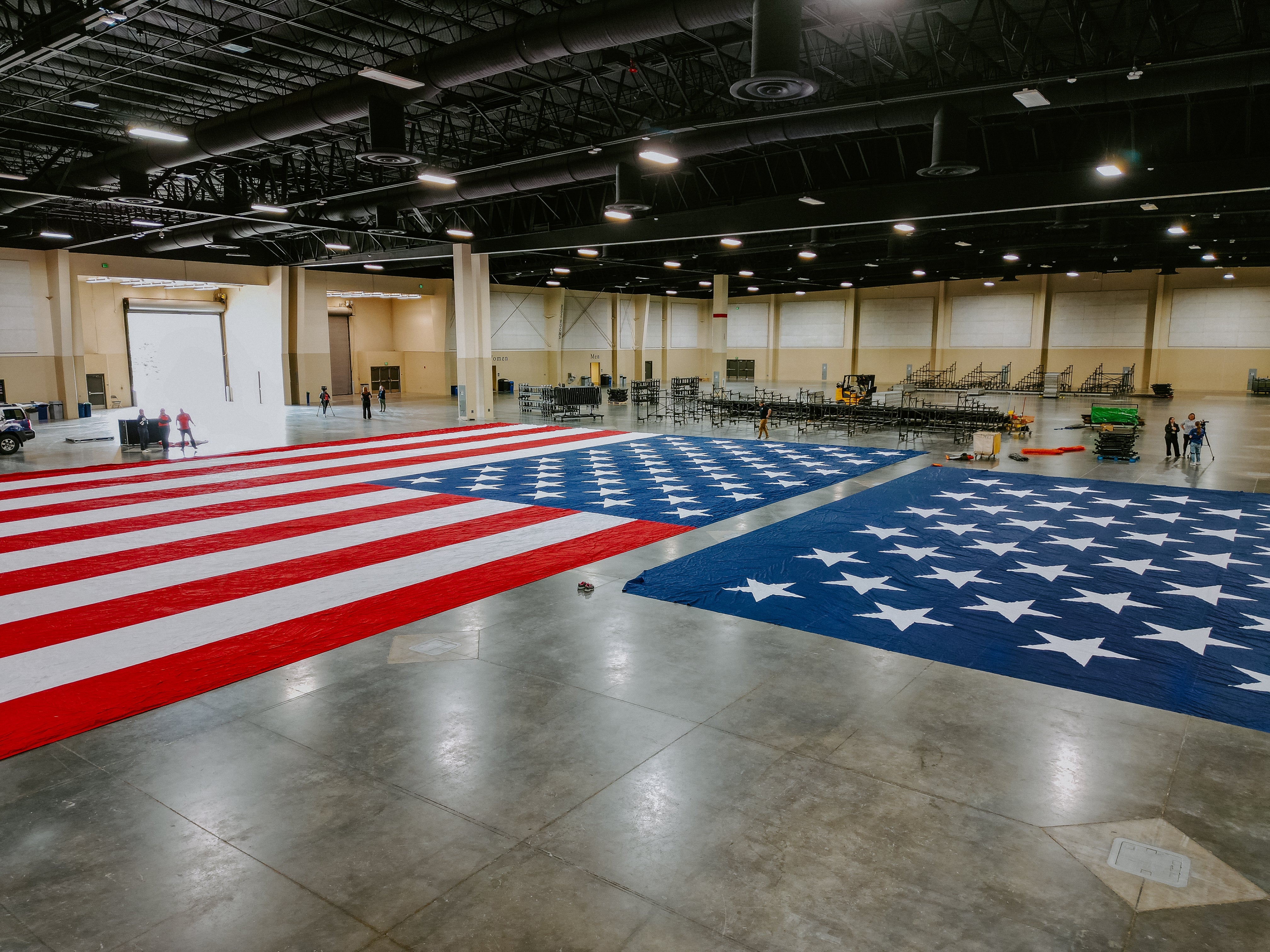 Flag Size Chart: How To Match Your Flag to Your Pole Height