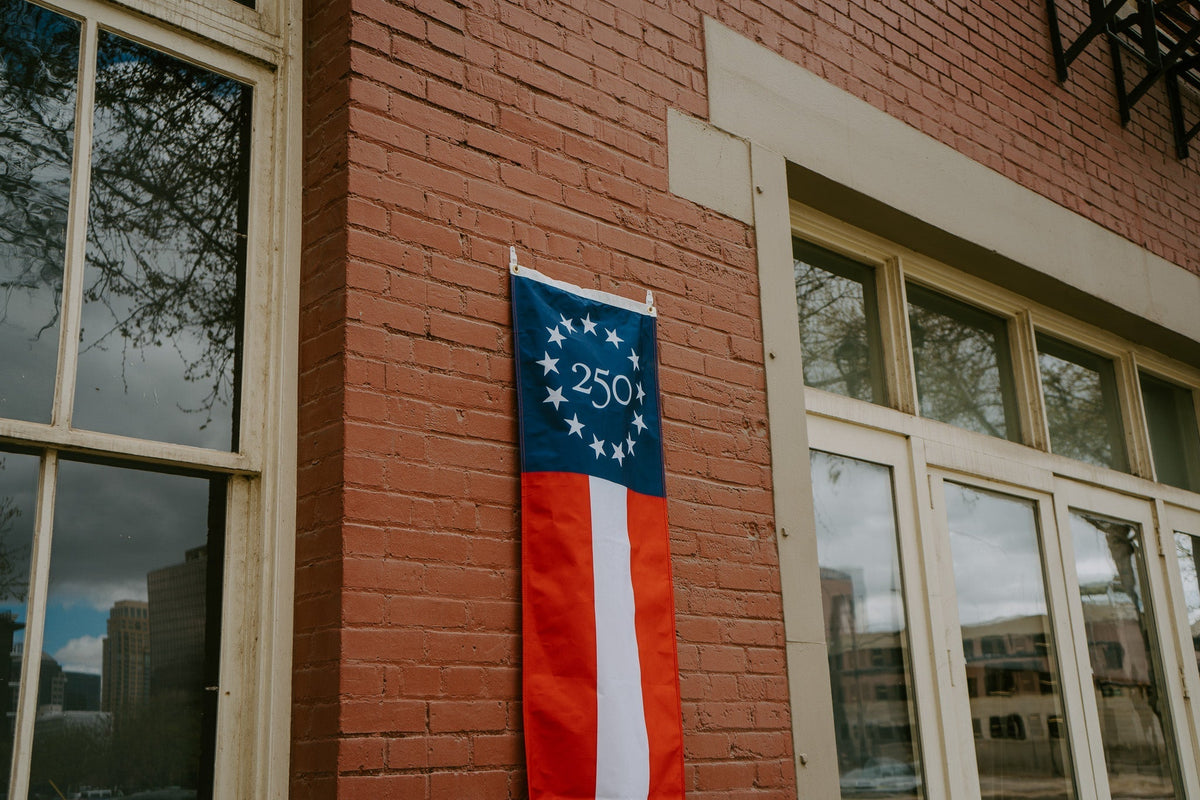 America 250 Display Tips for Businesses and Storefronts